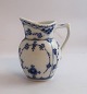 Königliches Kopenhagen. Musselmalet Halbspitze. Sahnekännchen. Modell 522. Höhe 10,5 cm. (2. Wahl)