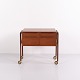 Kleine freistehende Kommode / Nähtisch aus Teak aus den 1950er Jahren, Arne Vodder ...