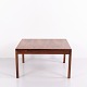 Quadratischer Couchtisch aus Palisander aus dänischer Möbelproduktion der 1960er Jahre. Der ...