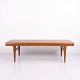 Couchtisch aus Teak, entworfen von Johannes Andersen und hergestellt von Uldum Møbelfabrik in ...