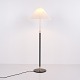 Le Klint 351 Stehlampe, entworfen von Aage Petersen für Le Klint. Die Lampe ist mit einem ...
