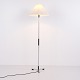 Stehlampe aus Metall, entworfen von Jo Hammerborg für Fog & Mørup. Die Lampe besitzt einen ...