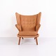 Hans J. Wegner Bärensessel Modell AP19 aus Cognacfarbenem Nubukleder von AP Stolen