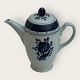 Royal Copenhagen, Aluminia, Trankebar, Kleine Kaffeekanne Nr. 11/1186, 16,5 cm hoch, 1. ...