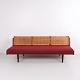 Daybed / Sofa Modell GE-258, entworfen von Hans J. Wegner und in den 1950er Jahren von Getama ...