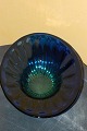 Glaswaren aus 
Italien. Grosse 
Obstschale von 
blauem Glas mit 
grünem 
Hintergrund. 
Länge 37cm. ...