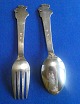 Die Hirtin und der Schornsteinfeger Kinderbesteck in dänisch vergoldetem Silber. Set Löffel und Gabel