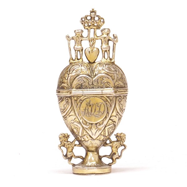 Vergoldete Amager-Riechdose. Martin Westrup, Kopenhagen, 1788-1838. Datiert 
1805. H: 10,1cm