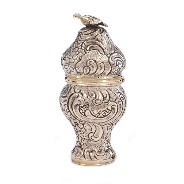 Riechdose aus Silber vom Meister Christian Andersen, Leck, 1797-1831.
H: 7,6cm