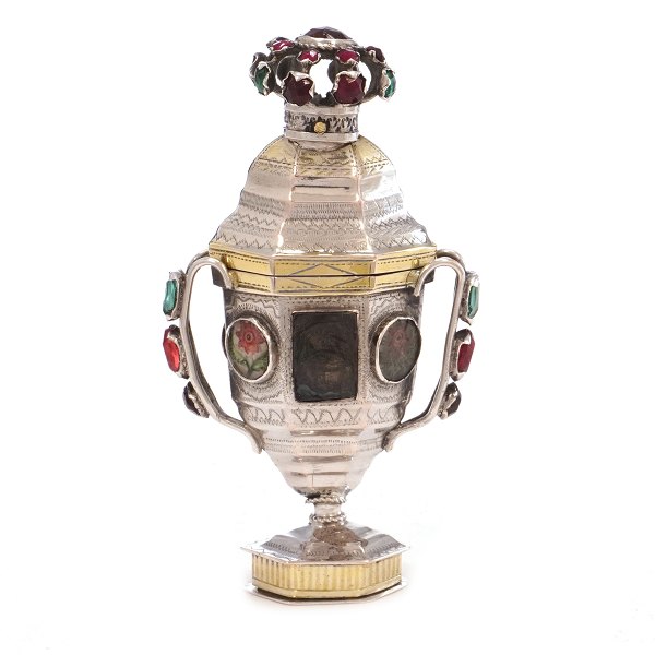 Riechdose aus Silber mit undeutlicher Meistermarke. Tondern um 1820. H: 10cm