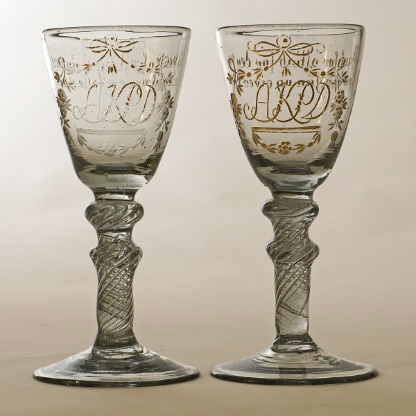 Ein Paar Nøstetangen Chrystal Desert Gläser um 1750. H: 14cm